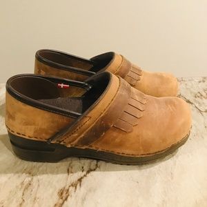 Sanita brown clogs